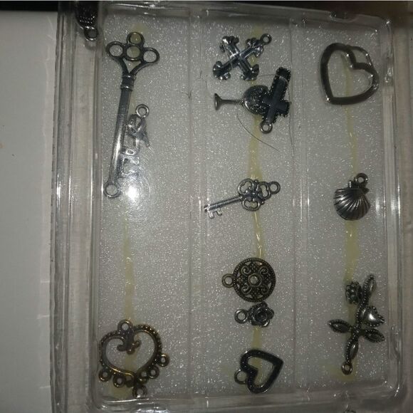 Charm   - Picture 2 of 2